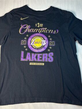 Nike Men’s Los Angeles Lakers 2020 Champions Black, Purple, & Gold Tee Size: Med